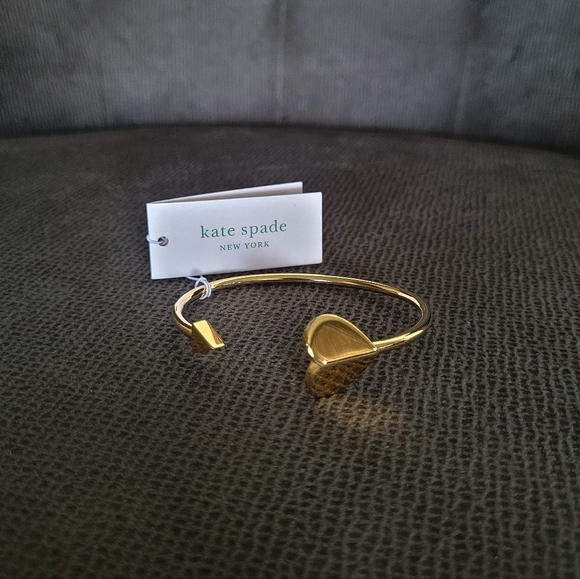 ✨️HP✨️ Kate Spade♠ Gold💛 "Heritage Spade" Cuff Bracelet - NWT - Picture 2 of 14